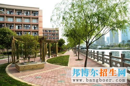 浙江醫(yī)藥高等?？茖W(xué)校校園一角3866