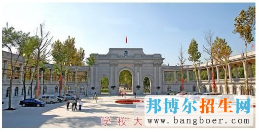 山東圣翰財貿職業(yè)學院校園一角8046