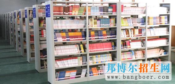 阜陽(yáng)科技職業(yè)學(xué)院校園一角5108