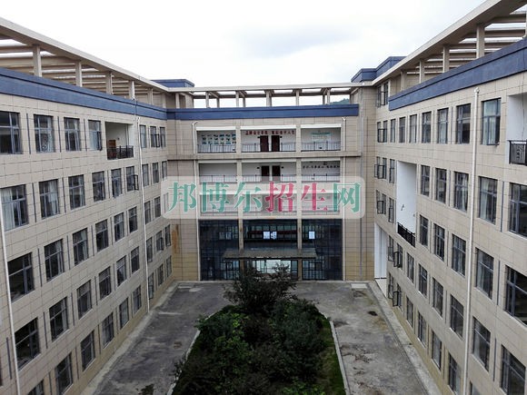 貴州商業(yè)高等?？茖W(xué)校學(xué)費(fèi)