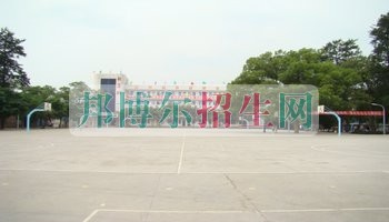 瀘縣建筑職業(yè)中專學(xué)校2016年報(bào)名條件、招生對(duì)象