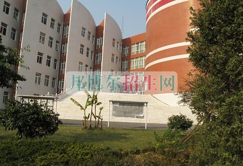 保山中醫(yī)藥高等專(zhuān)科學(xué)校