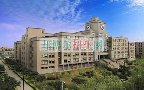 成都信息工程學院銀杏酒店管理學院是幾本 