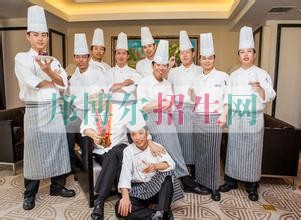 初中畢業(yè)學廚師的學校