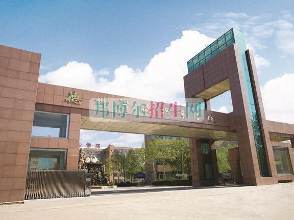 哪個應用電子技術(shù)學校最好