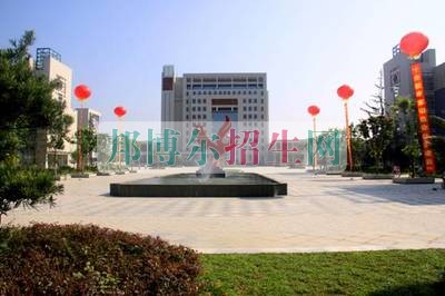成都有幾個計算機應(yīng)用技術(shù)學校