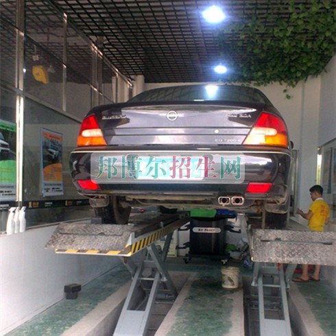 成都哪些大專學校有汽車整形技術(shù)