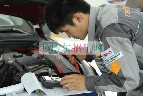 成都男生讀汽車運(yùn)用與維修養(yǎng)好嗎