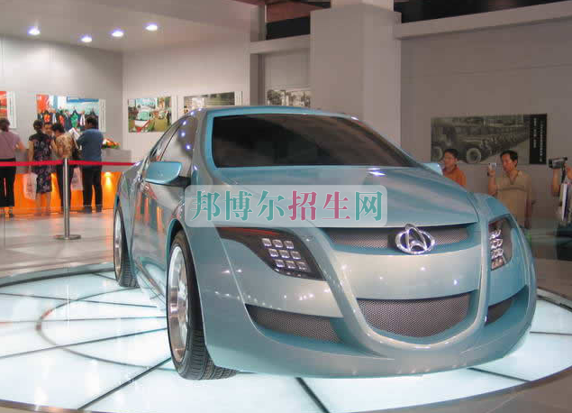 成都女生可以讀汽車服務(wù)與營(yíng)銷嗎