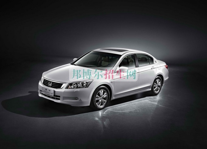 成都內(nèi)理科一專汽車制造與裝配大專學(xué)校