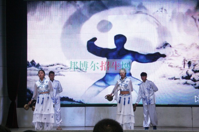 天府新區(qū)成人中等專業(yè)學校“美好新區(qū)，千年廣都”