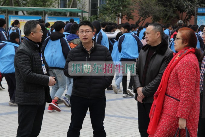成都市教育局對(duì)四川省簡(jiǎn)陽(yáng)市高級(jí)職業(yè)中學(xué)進(jìn)行開(kāi)學(xué)工作檢查
