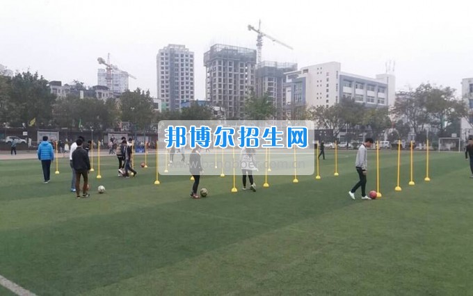 四川省江安縣職業(yè)技術(shù)學(xué)校周末大課堂，留守學(xué)生溫馨家園