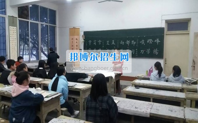 四川省江安縣職業(yè)技術(shù)學(xué)校周末大課堂，留守學(xué)生溫馨家園