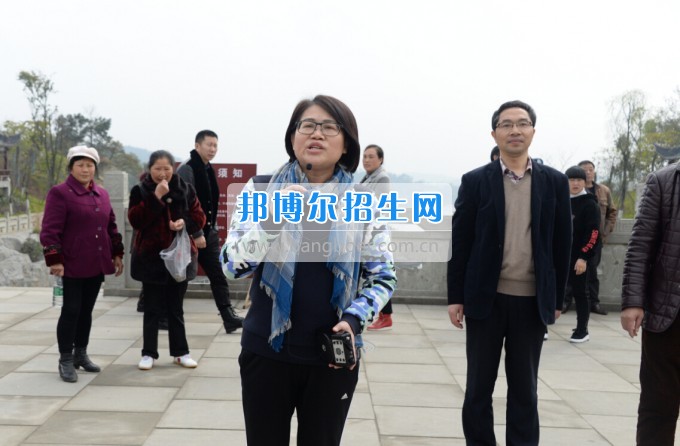 川南幼兒師范高等?？茖W(xué)校舉行慶祝國際勞動(dòng)?jì)D女節(jié)活動(dòng)