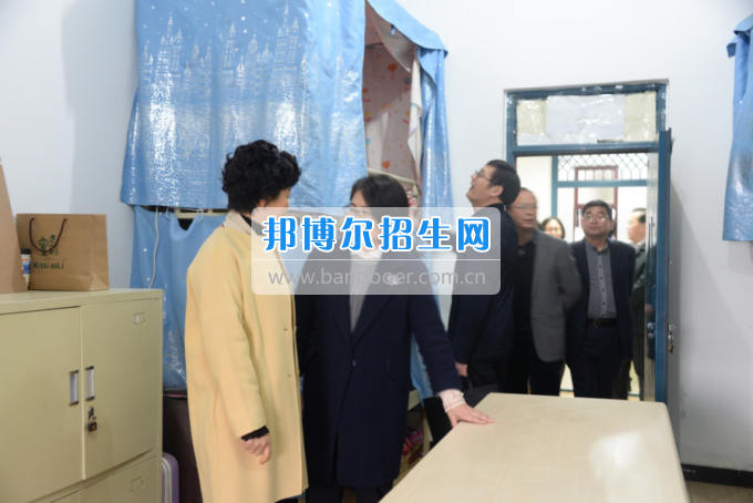 市委常委、宣傳部長(zhǎng)潘梅到川南幼兒師范高等?？茖W(xué)校調(diào)研思想政治工作
