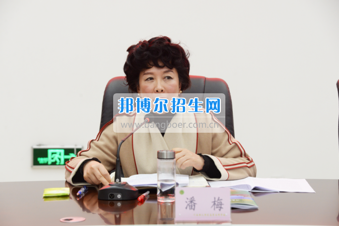 市委常委、宣傳部長(zhǎng)潘梅到川南幼兒師范高等專科學(xué)校調(diào)研思想政治工作