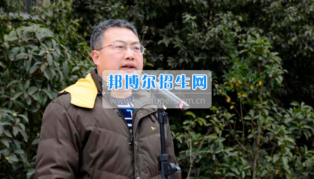 南充市建華職業(yè)中學簡短、高效的開學典禮