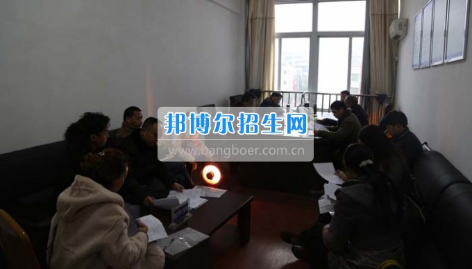 四川省古藺縣職業(yè)高級中學(xué)校集智匯力，全力推進依法治校
