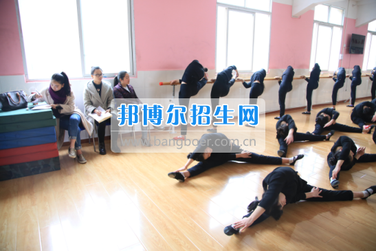 川北幼兒師范高等?？茖W(xué)校學(xué)前教育系赴南江小河職中調(diào)研