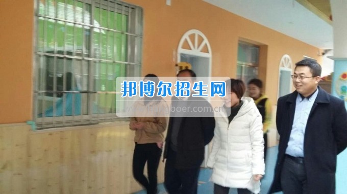 南充師范學校蔡禮儒校長赴高坪、嘉陵參加實習就業(yè)基地掛牌并看望實習生