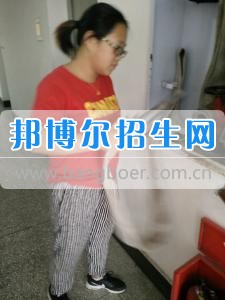 樂山市旅游學(xué)校加強消防安全培訓(xùn) 共筑校園安全防線