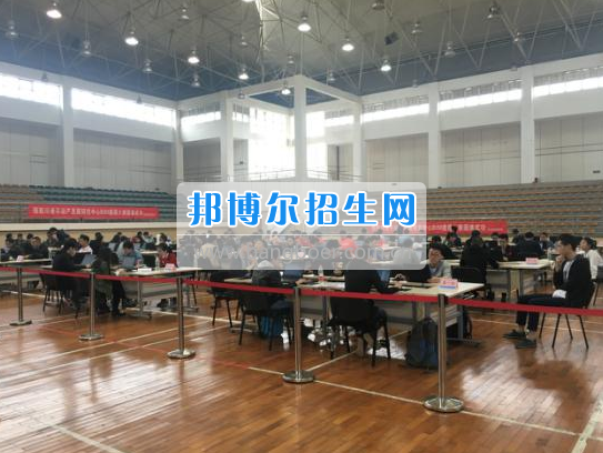 成都信息工程學(xué)院銀杏酒店管理學(xué)院工商管理系BIM建模大賽斬獲佳績