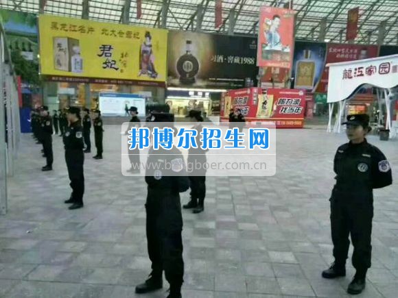 四川省弘博中等專業(yè)學校安檢專業(yè)學子助力第96屆全國糖酒會