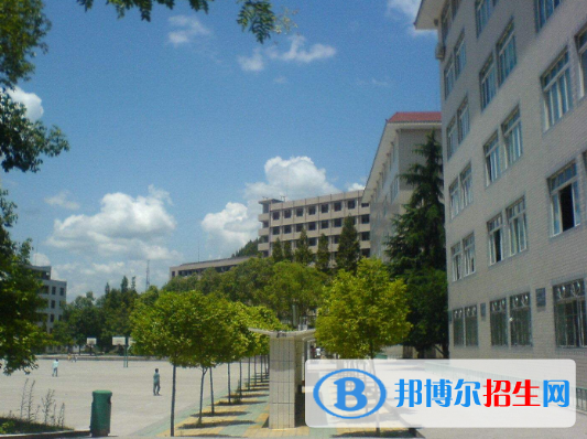 南充理工學校招生辦聯(lián)系電話