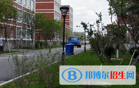 麗江市技工學(xué)校2018年報(bào)名條件、招生要求