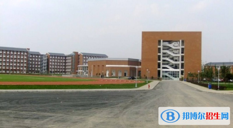 什邡職業(yè)中專學(xué)校2018年報(bào)名條件、招生對象