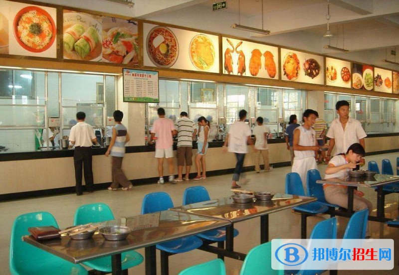金堂縣職業(yè)高級中學(xué)宿舍條件