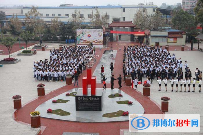 雙流縣建設(shè)職業(yè)技術(shù)學(xué)校2018年報(bào)名條件、招生對(duì)象
