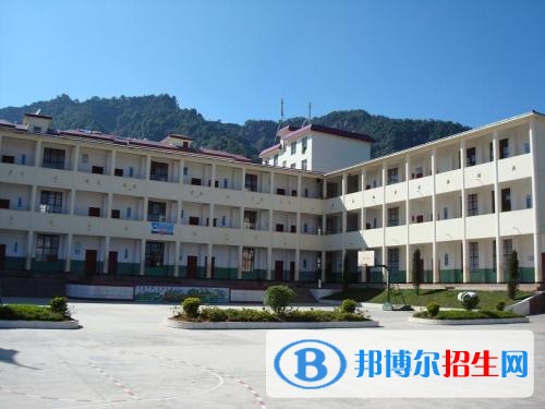 祿勸職業(yè)高級中學(xué)2018年報(bào)名條件、招生對象