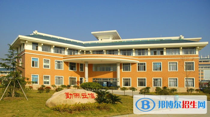 石家莊桃李中等專業(yè)學校2018年報名條件、招生對象
