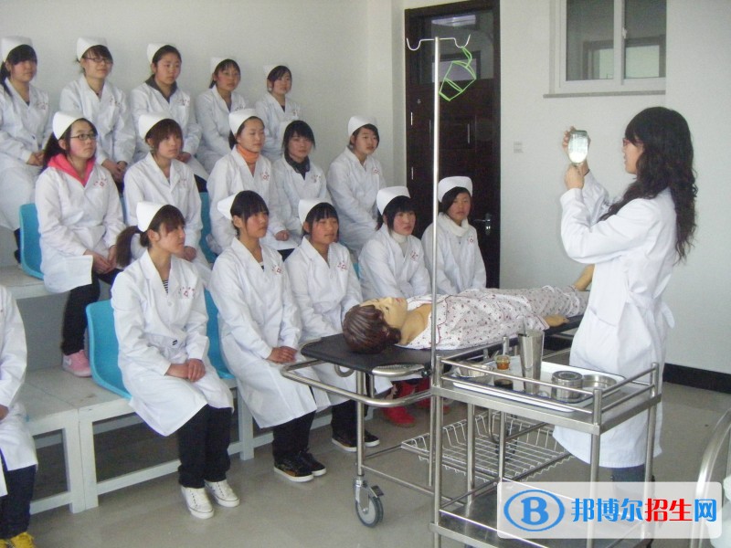 昌黎衛(wèi)生職業(yè)中等專業(yè)學(xué)校2018年報(bào)名條件、招生對(duì)象