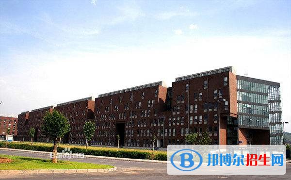 重慶人文科技學(xué)院單招報名時間