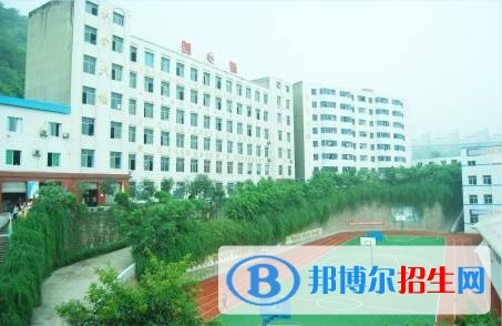 重慶高中畢業(yè)能上中專學校嗎