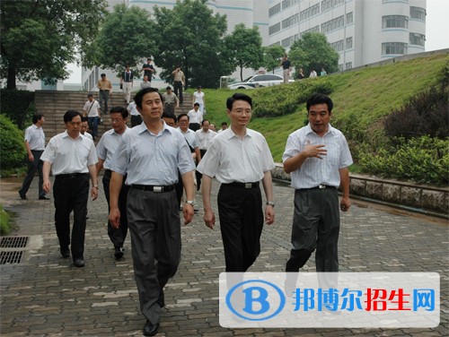 鎮(zhèn)江機電高等職業(yè)技術學校2019年報名條件、招生對象