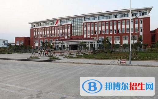 綿陽女生讀什么中專學校好