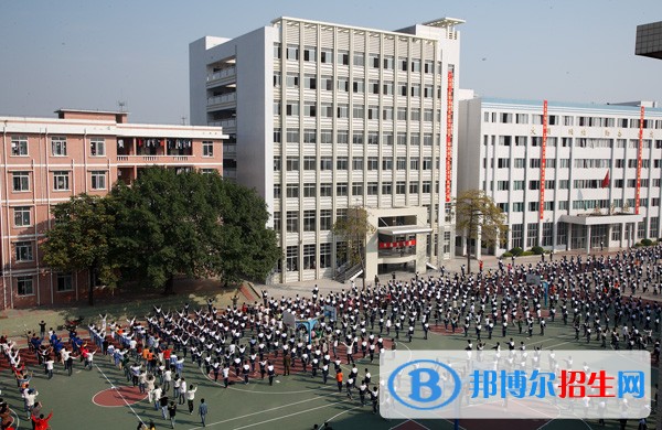 貴州中專(zhuān)學(xué)校讀出來(lái)是什么文憑