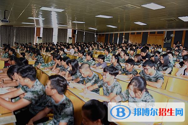 六盤水中專學(xué)校考本科