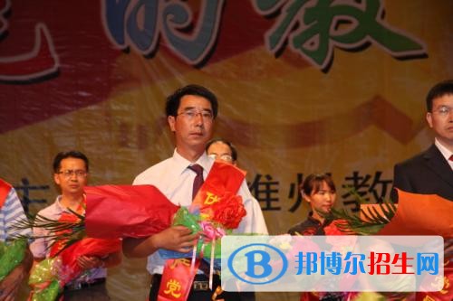 楚雄讀中專學校要高中畢業(yè)證嗎
