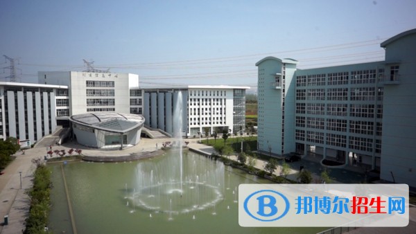 安徽財(cái)貿(mào)職業(yè)學(xué)院?jiǎn)握谐煽?jī)查詢時(shí)間