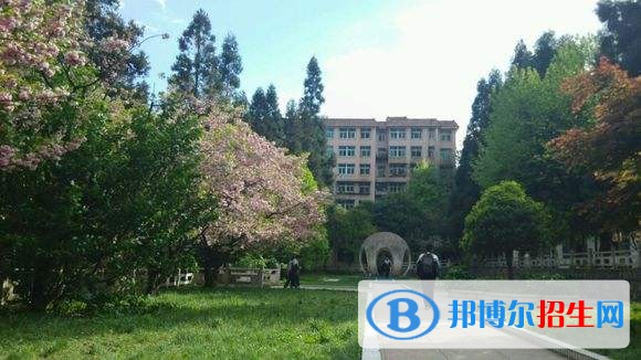 六盤水中專學(xué)校哪個比較好