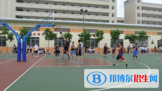 楚雄女生上中專(zhuān)學(xué)校學(xué)什么專(zhuān)業(yè)好
