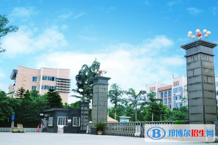 瀘州職業(yè)技術(shù)學(xué)校五年制大專收費標(biāo)準(zhǔn)