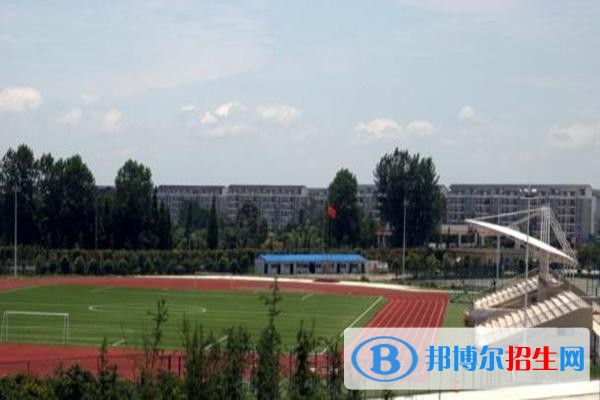 內(nèi)江中專學校讀幾年