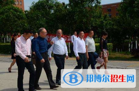安順中專學校是什么