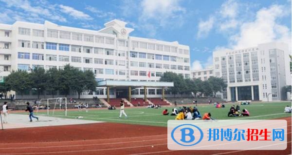 樂山讀中專學校好還是高中好